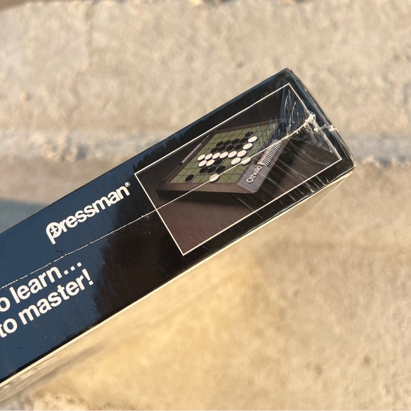 Vintage 1990 Othello Classic Strategy Board Game by Pressman NEW - SEALED! - Picture 5 of 7